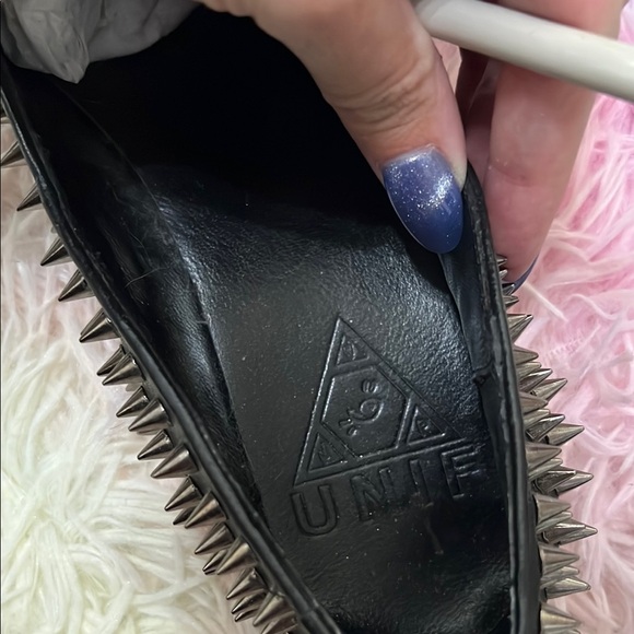 UNIF hellraiser - Picture 2 of 8